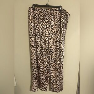 4xL, elastic loose cheetah pants